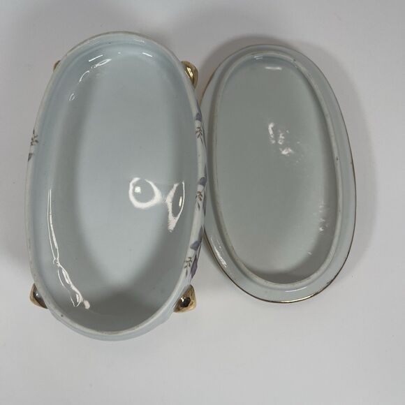 Porcelain‎ Trinket Box With Gold Gilded Feet Oval Shaped With Hand Painted Roses - Picture 8 of 16